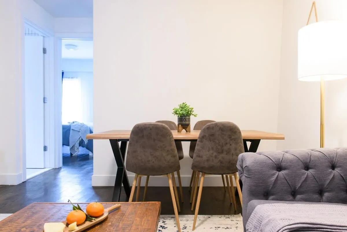 Apartment 39-3 Newly Renovated 3 Bedroom Prime Midtown Sleeps 6 New York