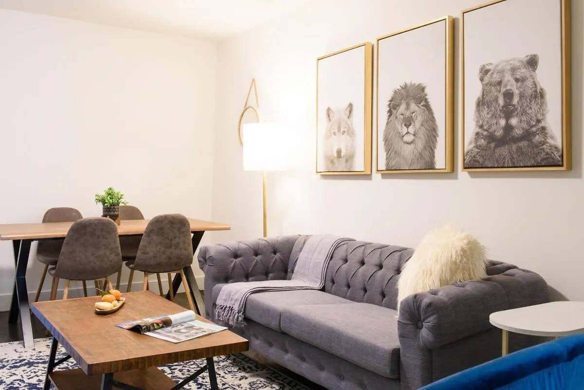 39-3 Newly Renovated 3 Bedroom Prime Midtown Sleeps 6 New York 0*,