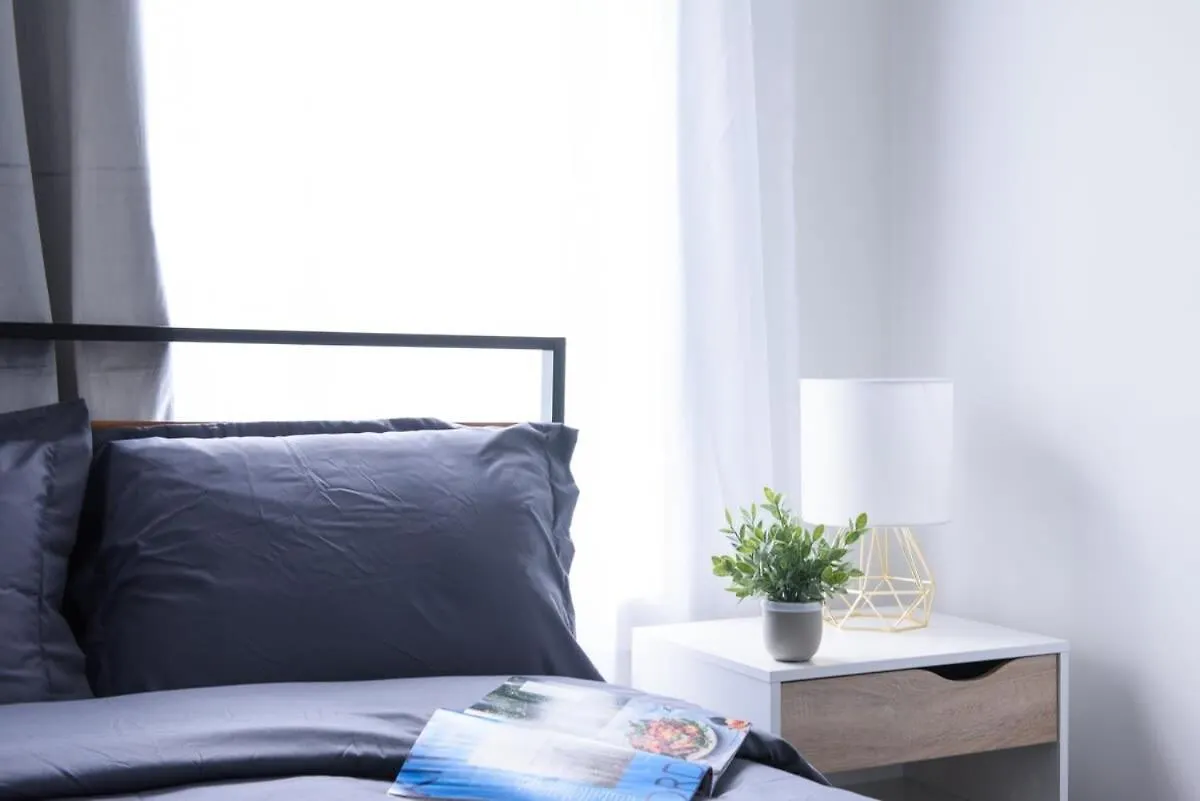 39-3 Newly Renovated 3 Bedroom Prime Midtown Sleeps 6 New York United States