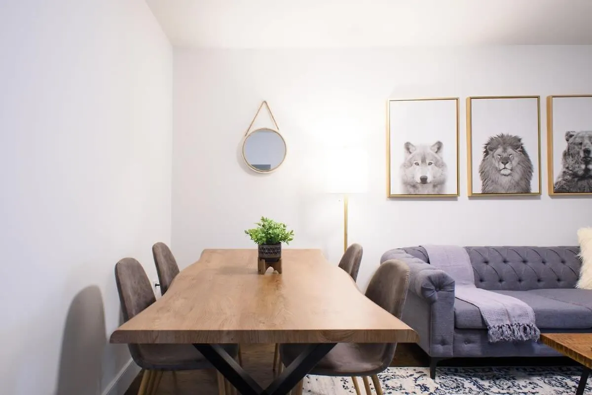 39-3 Newly Renovated 3 Bedroom Prime Midtown Sleeps 6 New York 0*,  United States