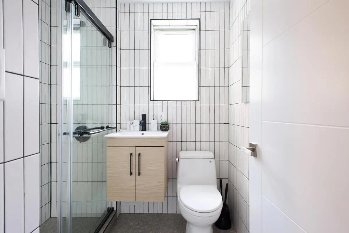 Apartment 39-3 Newly Renovated 3 Bedroom Prime Midtown Sleeps 6 New York United States