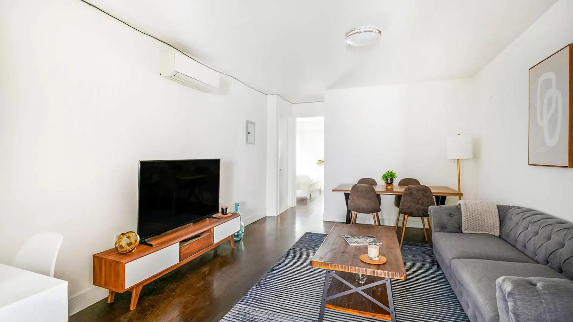 39-3 Newly Renovated 3 Bedroom Prime Midtown Sleeps 6 New York United States