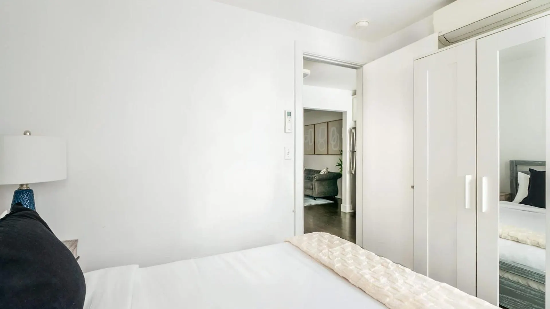 39-3 Newly Renovated 3 Bedroom Prime Midtown Sleeps 6 New York 0*,  United States
