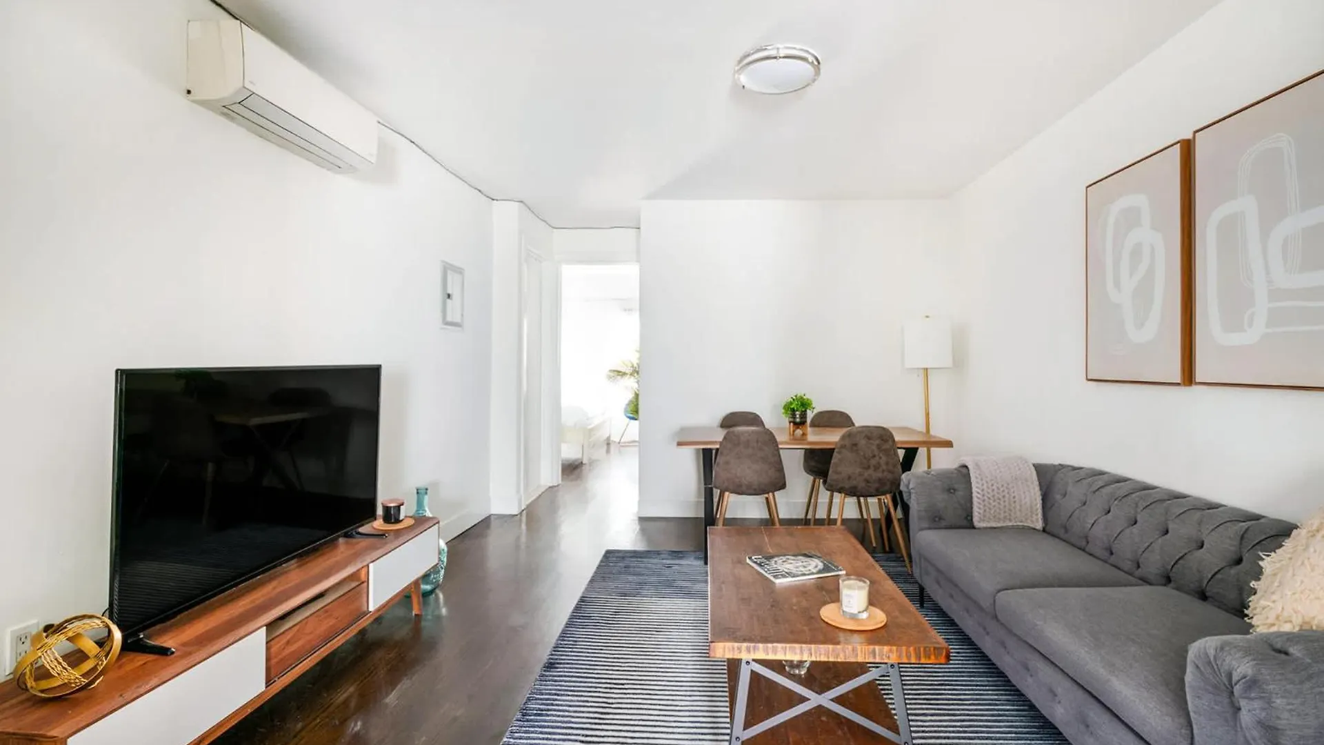 39-3 Newly Renovated 3 Bedroom Prime Midtown Sleeps 6 New York 0*,  ABD